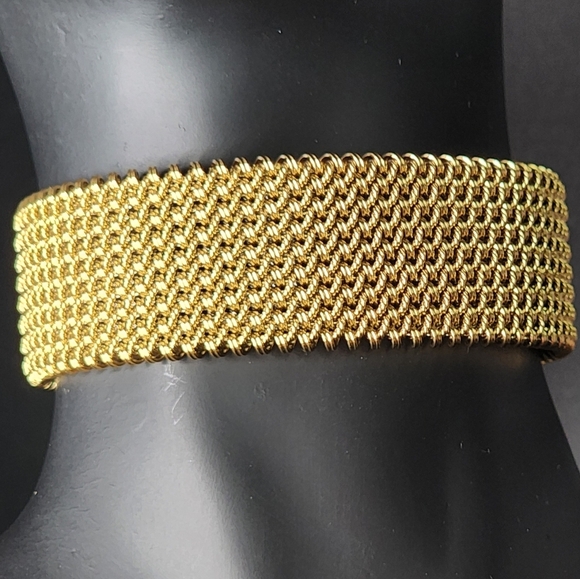 Gold Mesh Bracelet - Picture 5 of 6